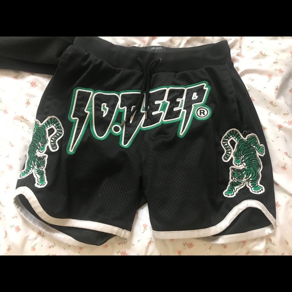 10 deep boxer shorts small